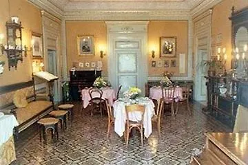 Bed & Breakfast Casa Raffaele Conforti 3*