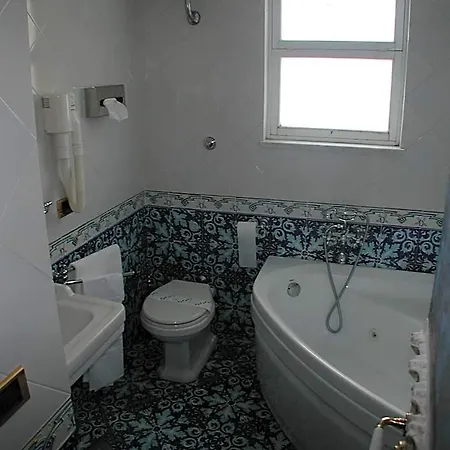 Bed & Breakfast Casa Raffaele Conforti 3*